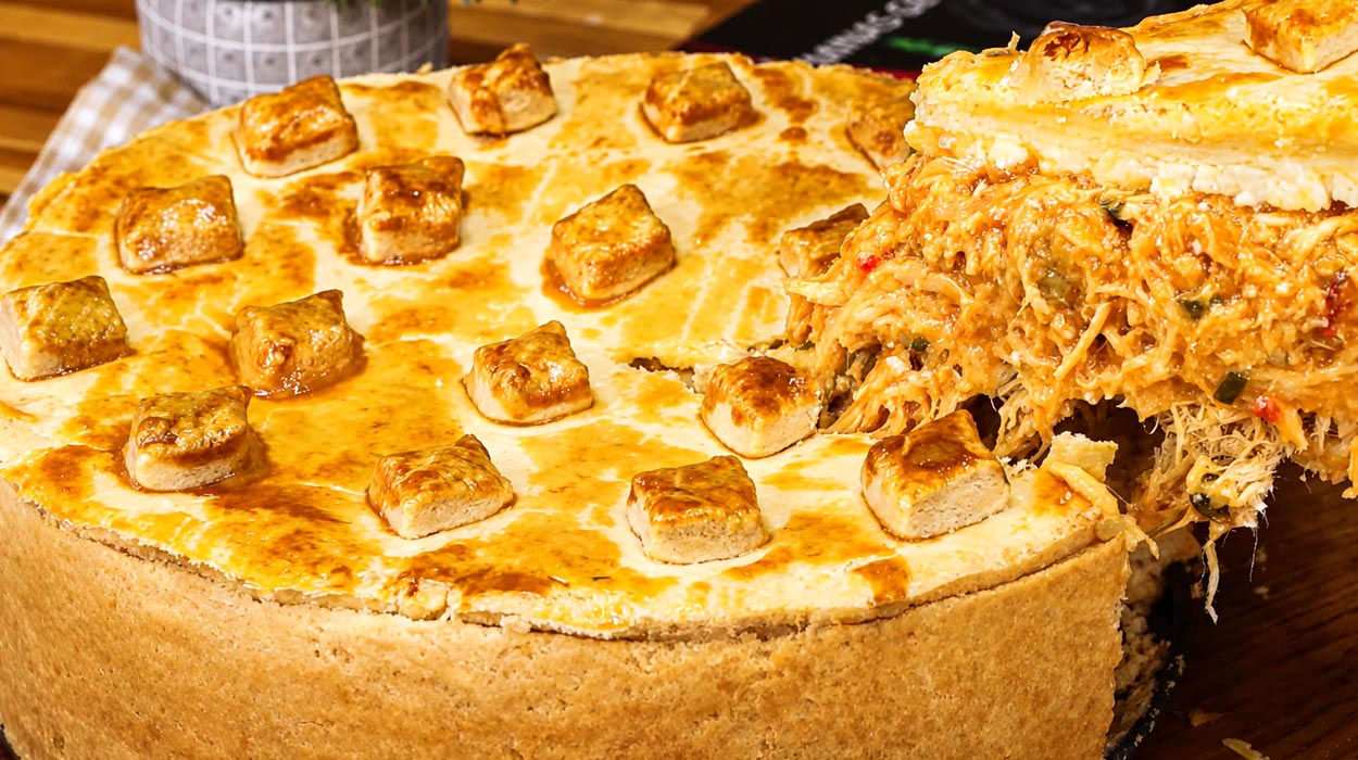 Empadão de Frango Cremoso com Requeijão